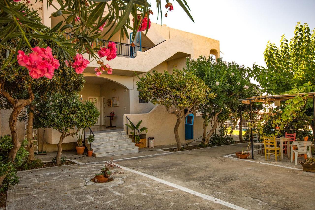 Andy'S Gardens Apartment Gerani  Exterior photo
