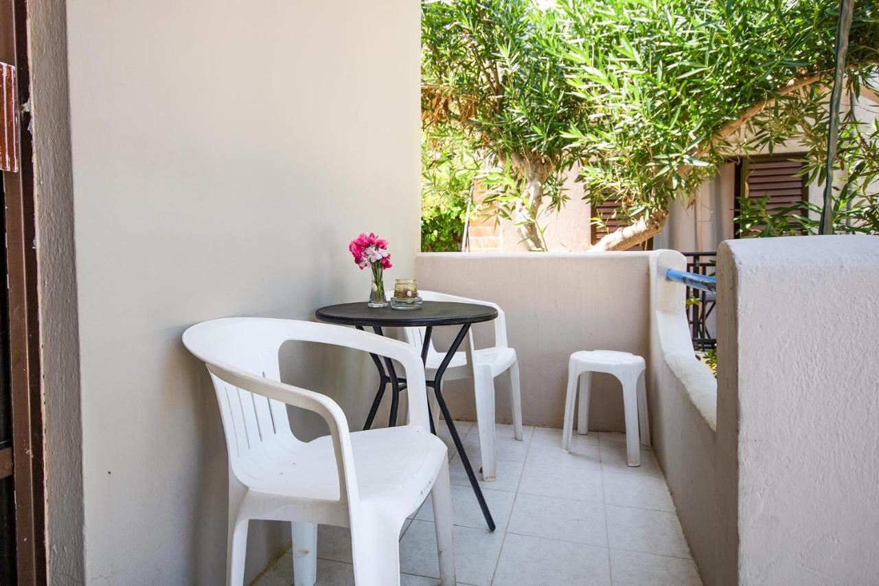 Andy'S Gardens Apartment Gerani  Exterior photo