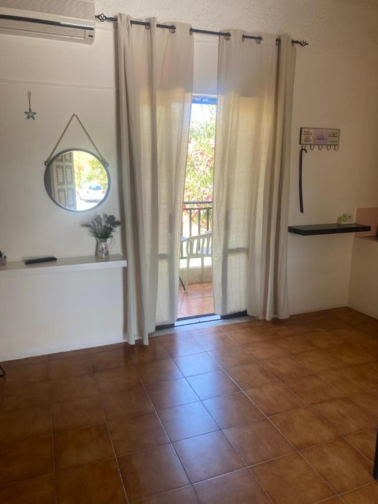 Andy'S Gardens Apartment Gerani  Exterior photo